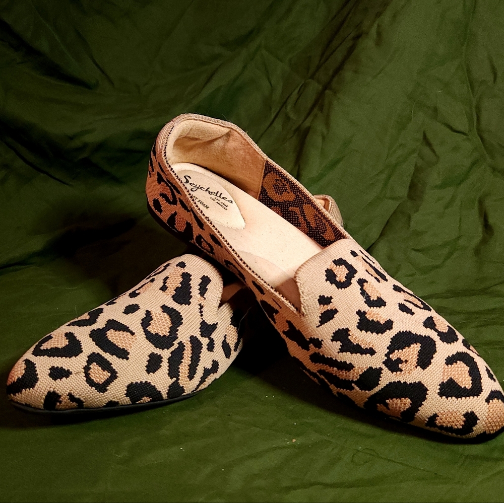 Seychelles Tan and Black Leopard Print Loafers